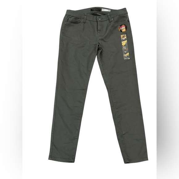Aeropostale Denim - NWT Aeropostale Olive Green Ankle Jeggings Women’s Size 8 Stretch
